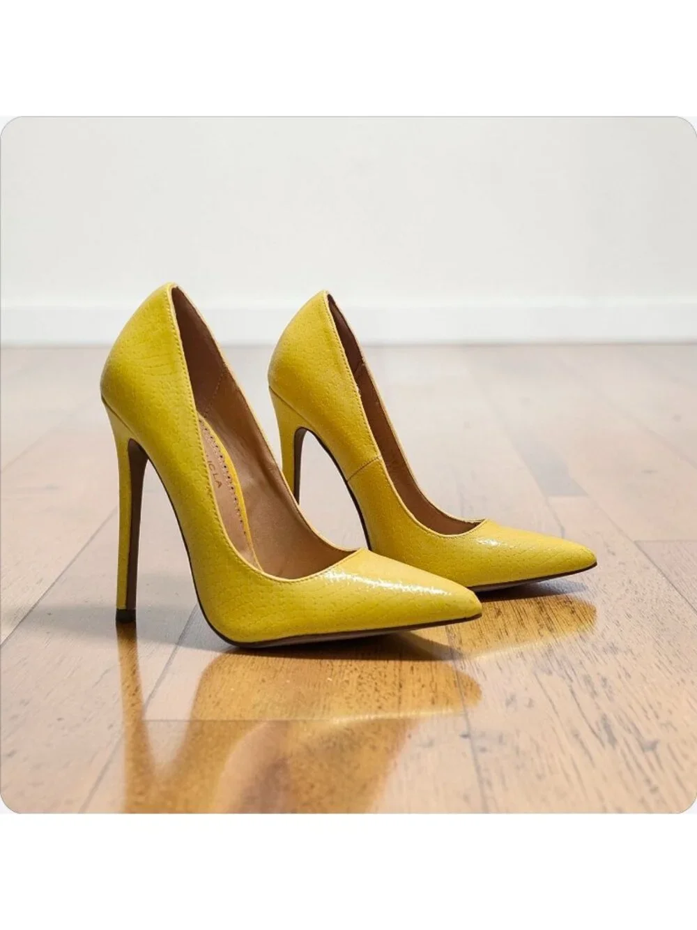 Yellow High Heel Pumps With Faux Snakeskin Texture & Pointed Toe Design
